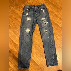 Woman’s high waist Levi jeans,button close size 26